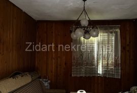 Pećinci, Braće Nešković, kuća 86.30m2, Pećinci, Famiglia