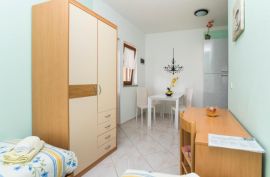 Apartmanska kuća nedaleko mora, Umag, Istra, Umag, Casa