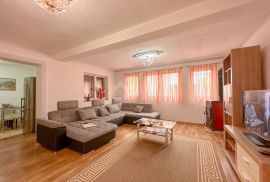 RIJEKA, TRSAT - stan 3S+DB, 1.kat, balkon, pogled na more, Rijeka, Appartamento