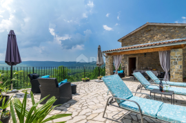 ISTRA, OPRTALJ - Istarska autohtona kuća s panoramskim pogledom, Oprtalj, House