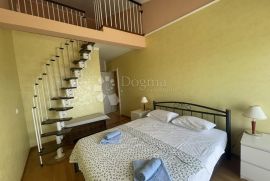 Villa 700m2 sa bazenom i teniskim terenom, Crikvenica, بيت