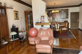 KOMFORAN STAN SA OTVORENIM POGLEDOM NA MORE, Opatija, Apartamento