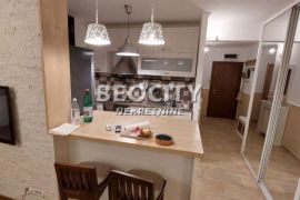 Novi Beograd, Blok 44,  (TC Piramida)  -  Gandijeva, 3.0, 73m2, Novi Beograd, Appartment