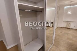 Novi Beograd, Blok 44,  (TC Piramida)  -  Gandijeva, 3.0, 73m2, Novi Beograd, شقة