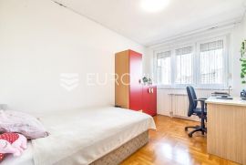 Zagreb, Vrbani III, izvrstan trosoban stan NKP 77,10 m2, Zagreb, Appartamento