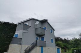 Kuća Lijepa kuća s bazenom na velikoj okućnici, Buzet, Ev