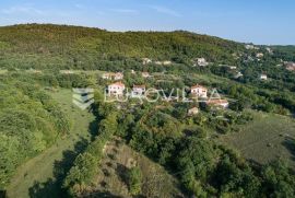 Istra, Labin - građevinsko zemljište s infrastrukturom 905 m2, Labin, Zemljište