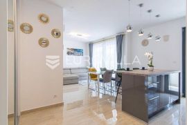 Split, Žnjan, moderan jednosoban stan ( 01.10.2024 - 01.05.2025 ), Split, Apartamento