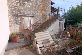 Stan za renovaciju sa 112 m2 vrta, Medulin, Istra, Medulin, Apartamento