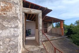 Stan za renovaciju sa 112 m2 vrta, Medulin, Istra, Medulin, Διαμέρισμα