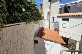 ISTRA, PULA, ŠIRI CENTAR - Dva stana nadomak centra grada, Pula, Appartement