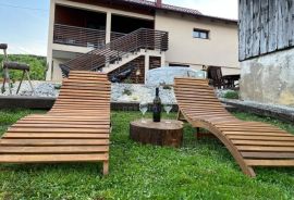 GORSKI KOTAR, VRBOVSKO - Adaptirana drvena kuća + 7500 m2 okućnice, Vrbovsko, Maison