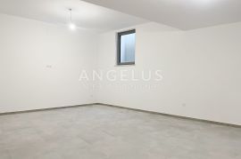 Zagreb, Remete -  kuća za najam, 270 m2, Maksimir, Ev