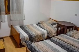 GORSKI KOTAR, MRZLE VODICE- Kuća s 400 m2 okućnice, Delnice, Casa