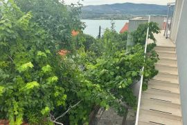 Prodaje se kuća na Čiovu - Savršena prilika za investiciju!, Trogir, House