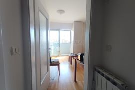 Garsonjera 32m2 u centru Pule (novogradnja + parking), Pula, Flat