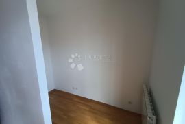 Garsonjera 32m2 u centru Pule (novogradnja + parking), Pula, Wohnung