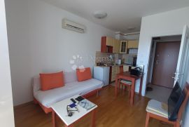 Garsonjera 32m2 u centru Pule (novogradnja + parking), Pula, Appartamento