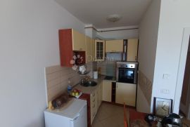 Garsonjera 32m2 u centru Pule (novogradnja + parking), Pula, Appartamento