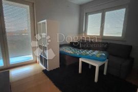 PRILIKA!! ZADAR - PLOVANIJA - DVOSOBAN STAN S PROSTRANOM TERASOM, Zadar, Apartamento