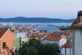 PRILIKA!! ZADAR - PLOVANIJA - DVOSOBAN STAN S PROSTRANOM TERASOM, Zadar, Apartamento