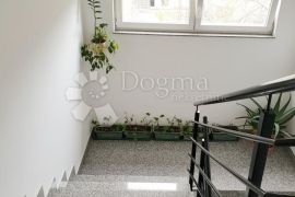 Prekrasan stan 82m2 s terasom, balkonom te parkirnim mjestom!!!, Trešnjevka - Sjever, Appartement