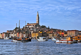 Lusuzni stan s podzemnom garažom u centru Rovinja, Rovinj, Stan