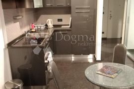 CENTAR, Stan za najam u odličnoj zgradi, Rijeka, Appartement