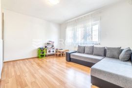 Donja Dubrava, prekrasan trosoban stan NKP 100 m2 + 2 PM, Zagreb, Apartamento