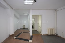 Zemun, Gornji grad, lokal od 212m2, Zemun, Poslovni prostor