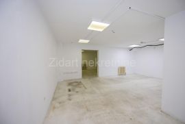 Zemun, Gornji grad, lokal od 212m2, Zemun, العقارات التجارية