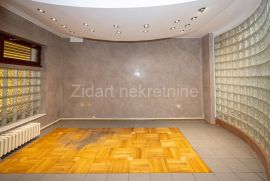 Zemun, Gornji grad, lokal od 212m2, Zemun, Εμπορικά ακίνητα