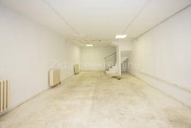 Zemun, Gornji grad, lokal od 212m2, Zemun, Commercial property