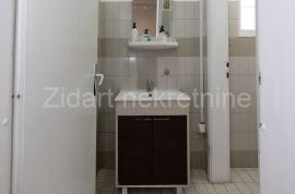 Zemun, Gornji grad, lokal od 212m2, Zemun, Propiedad comercial