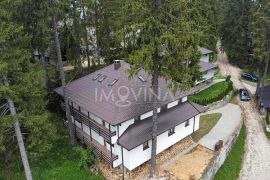 Bosanska kuća sa 14 apartmana, Babanovac  - Vlašić, Travnik, Famiglia