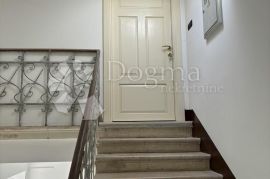 VOLOSKO, OPATIJA, 60 m2 + TERASA S POGLEDOM, Opatija, Wohnung