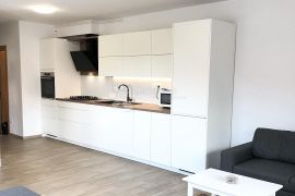 TOP STAN NA SUPER LOKACIJI, Gornja Dubrava, Apartamento