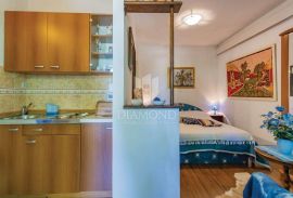 Novigrad, apartmanska kuća 700 m do mora!, Novigrad, Casa