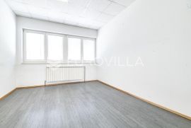 Novi Zagreb, Lučko, poslovni prostor s osam ureda 174 NKP  m2, Zagreb, Propiedad comercial