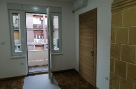  Niš - strogi centar- poslovni prostor 4 sobe 111m² , Niš, Commercial property