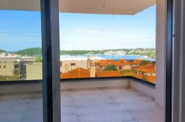 ISTRA, BANJOLE - Prekrasni penthouse s pogledom na more + garaža!, Medulin, Apartamento