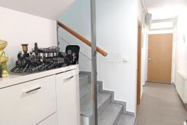 Kraljevački Novaki, NAMJEŠTEN, 78m2, 3soban ( PM, Terasa), Sesvete, Appartamento