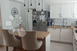 Sececijski stan u centru Osijeka, Osijek, Apartamento