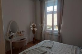 Sececijski stan u centru Osijeka, Osijek, Apartamento