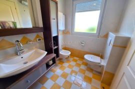 UMAG - EKSKLUZIVNI APARTMAN S PANORAMSKIM POGLEDOM NA MORE, Umag, Appartement