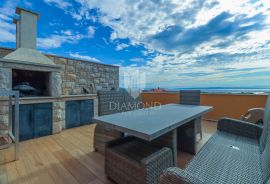 Luksuzni stan sa terasom i predivnim pogledom na more, Ližnjan, Διαμέρισμα