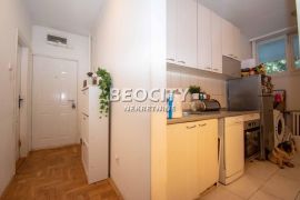 Voždovac, Medaković 2, Radovana Simića Cige, 1.5, 42m2, Voždovac, Appartment