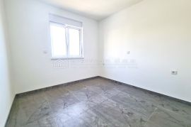 PRIZEMLJE SA BAZENOM I POGLEDOM - NEPROCJENJIVO!!!!, Crikvenica, Appartement