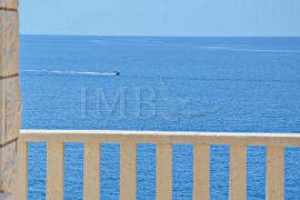 JEDINSTVENO! Komforan stan cca 180 m2 na top poziciji 1. red uz more s prekrasnim pogledom na pučinu, Dubrovnik, Daire