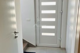 PAG, KOLAN - ekskluzivna duplex villa - novogradnja s bazenom samo 350 metara od mora! PRILIKA!, Kolan, House